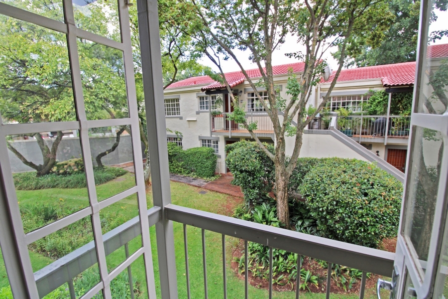 To Let 2 Bedroom Property for Rent in Bryanston Gauteng