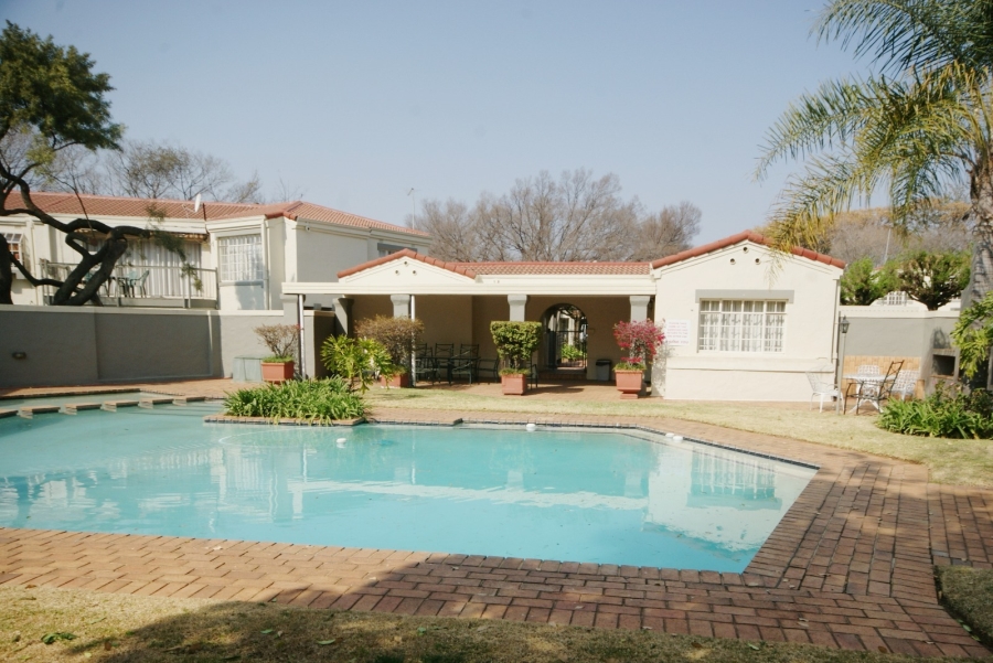 To Let 2 Bedroom Property for Rent in Bryanston Gauteng