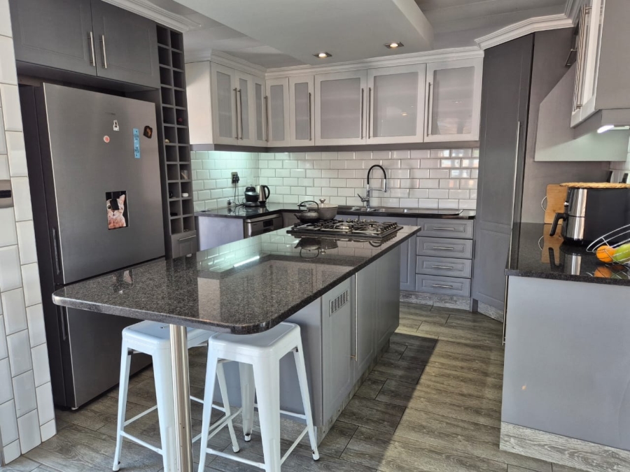 2 Bedroom Property for Sale in Bassonia Gauteng