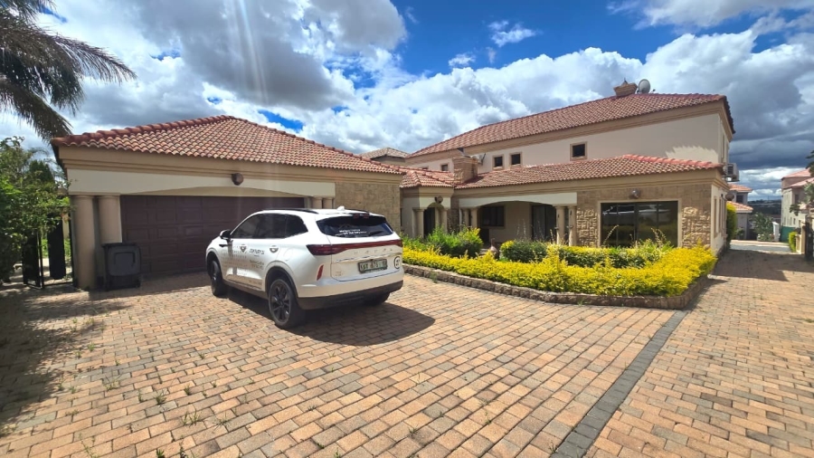 4 Bedroom Property for Sale in Blue Valley Golf Estate Gauteng