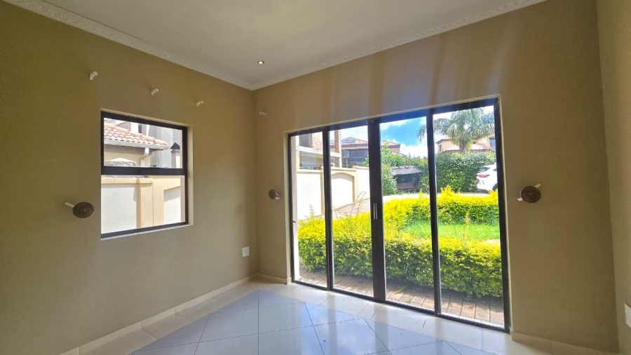 4 Bedroom Property for Sale in Blue Valley Golf Estate Gauteng