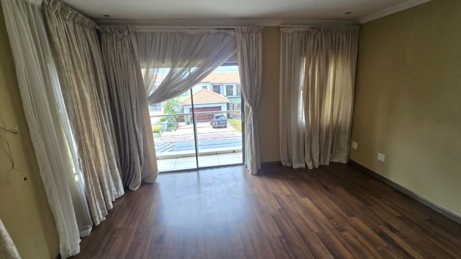 4 Bedroom Property for Sale in Blue Valley Golf Estate Gauteng