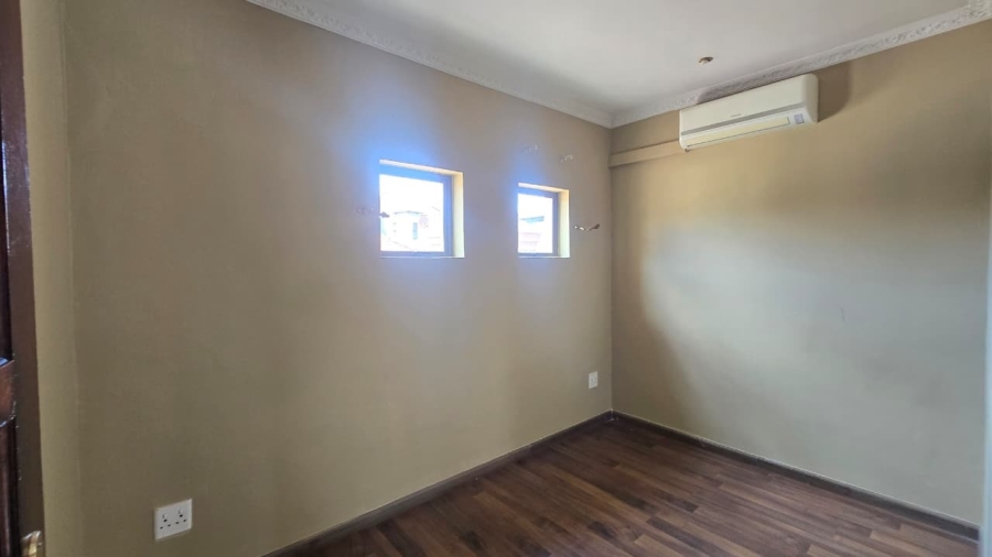 4 Bedroom Property for Sale in Blue Valley Golf Estate Gauteng