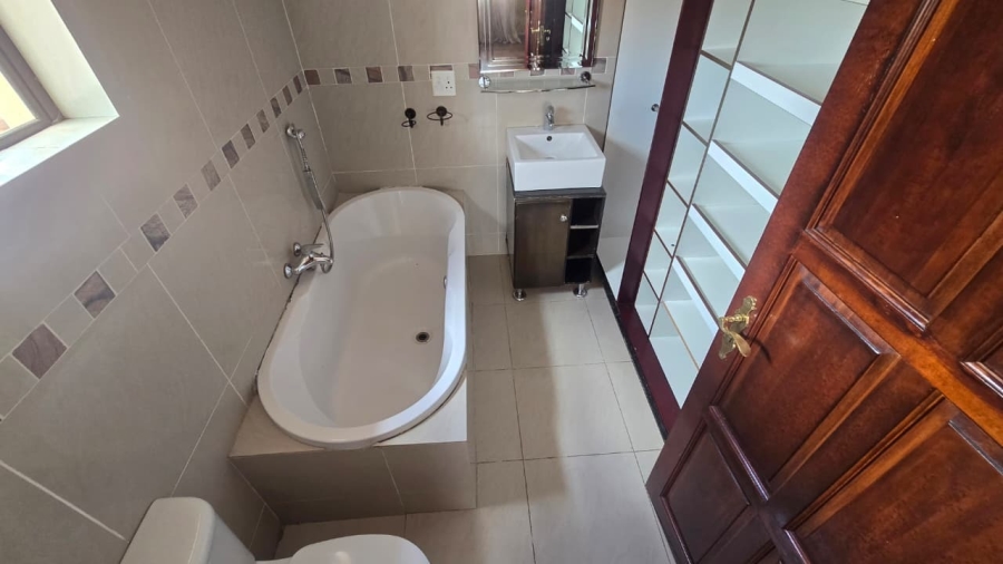 4 Bedroom Property for Sale in Blue Valley Golf Estate Gauteng