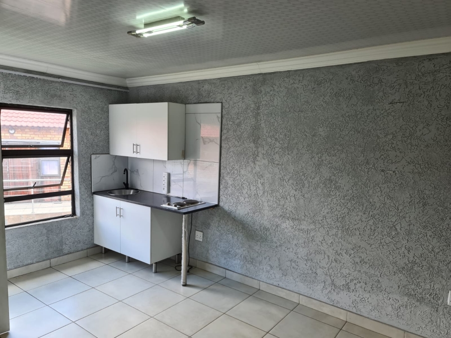 1 Bedroom Property for Sale in Kempton Park Ext 4 Gauteng