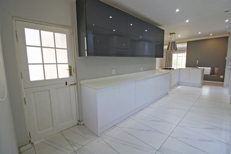 To Let 4 Bedroom Property for Rent in Rivonia Gauteng