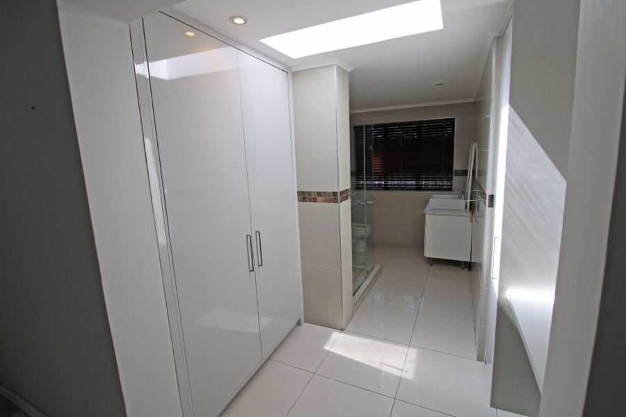 To Let 4 Bedroom Property for Rent in Rivonia Gauteng