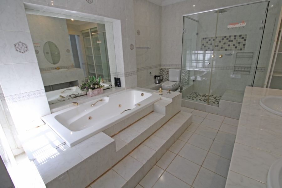 To Let 4 Bedroom Property for Rent in Rivonia Gauteng