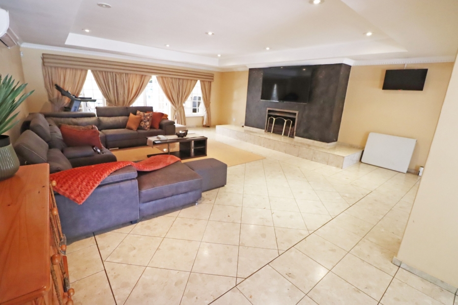 To Let 4 Bedroom Property for Rent in Rivonia Gauteng