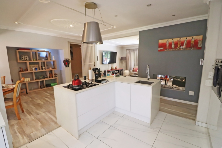 To Let 4 Bedroom Property for Rent in Rivonia Gauteng