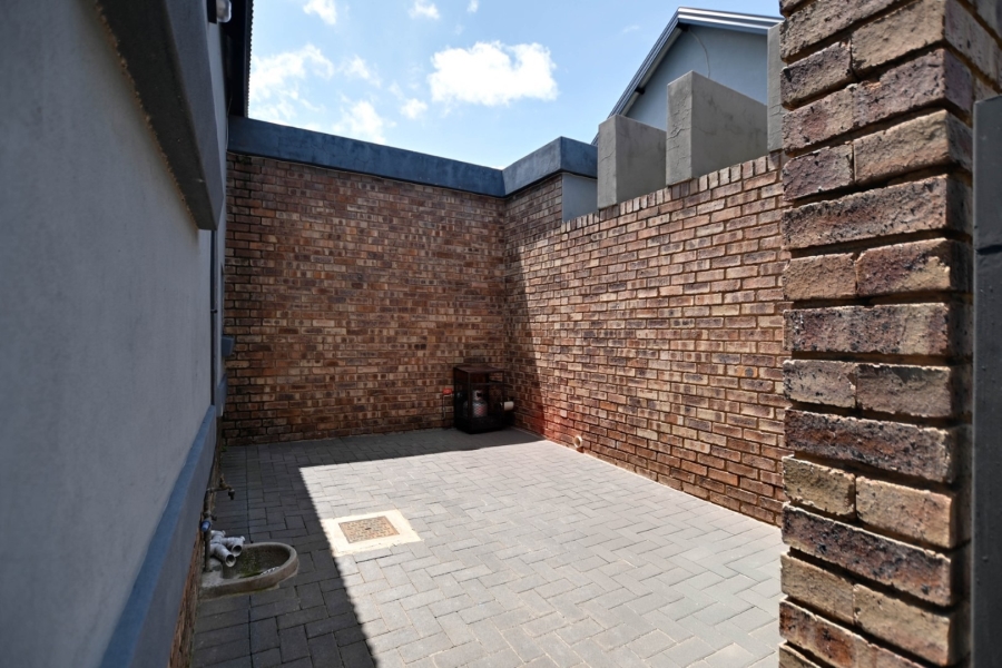 3 Bedroom Property for Sale in Kameeldrift East Gauteng
