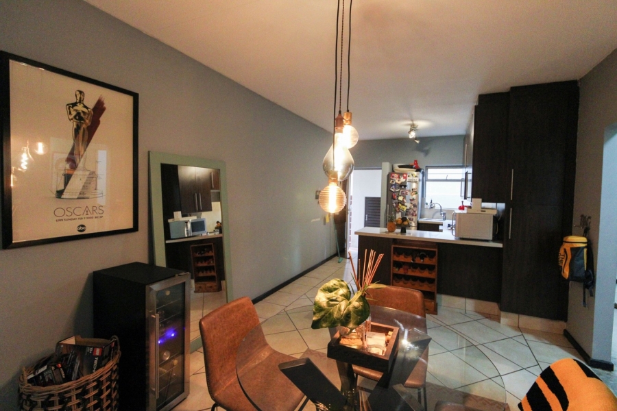 To Let 2 Bedroom Property for Rent in Bryanston Gauteng