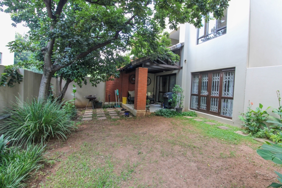 To Let 2 Bedroom Property for Rent in Bryanston Gauteng