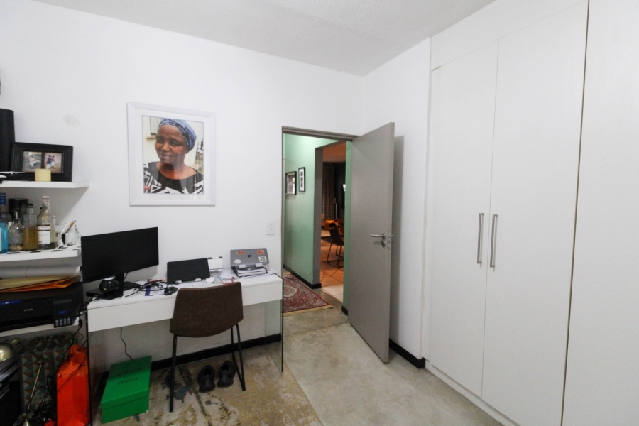 To Let 2 Bedroom Property for Rent in Bryanston Gauteng