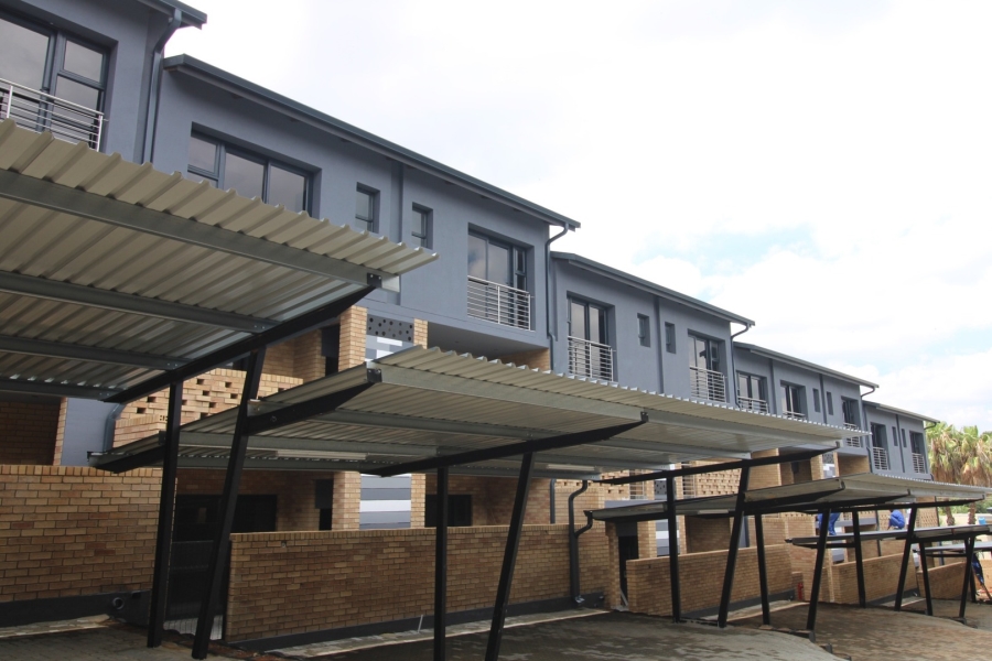 To Let 2 Bedroom Property for Rent in Bryanston Gauteng