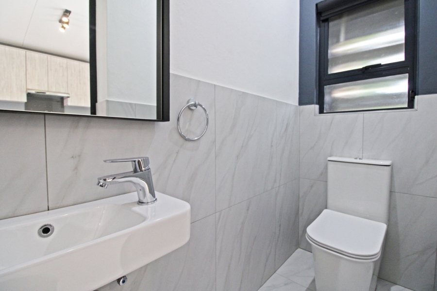 To Let 2 Bedroom Property for Rent in Bryanston Gauteng