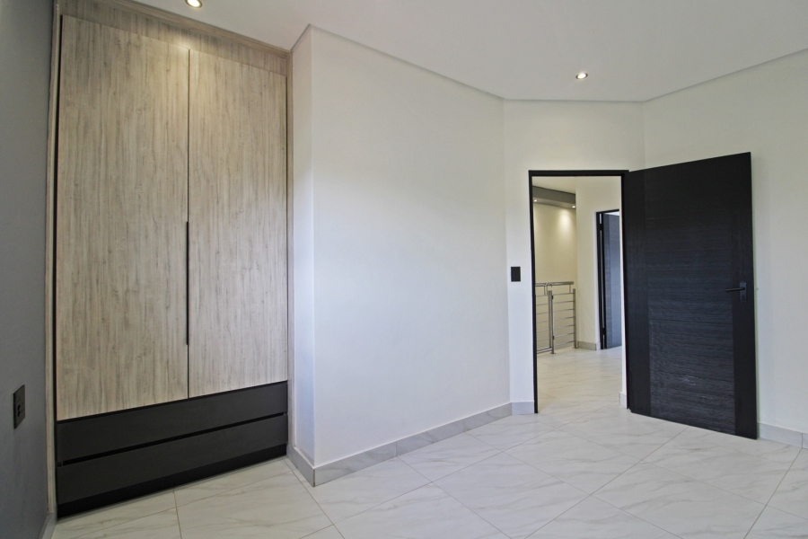 To Let 3 Bedroom Property for Rent in Bryanston Gauteng