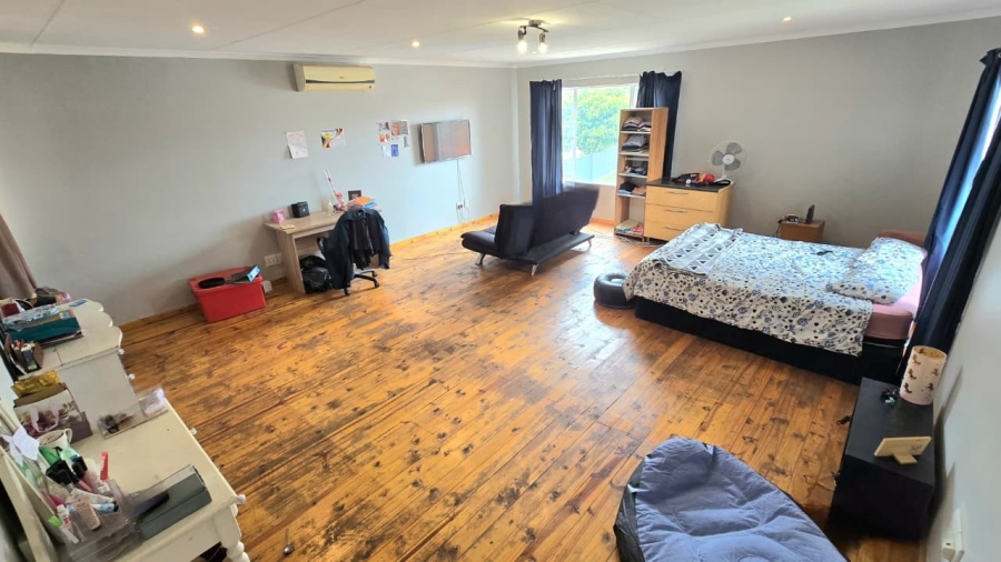 5 Bedroom Property for Sale in Wierda Park Gauteng