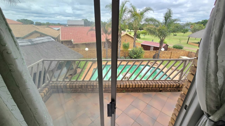5 Bedroom Property for Sale in Wierda Park Gauteng