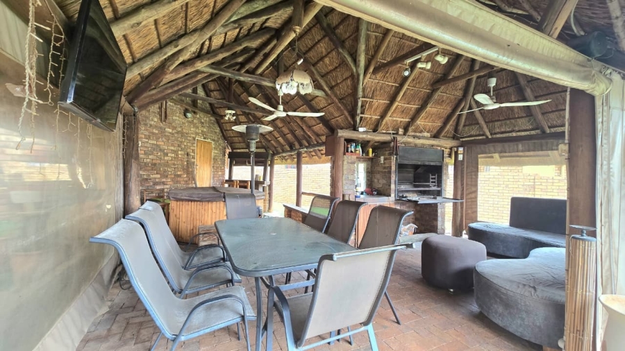 5 Bedroom Property for Sale in Wierda Park Gauteng