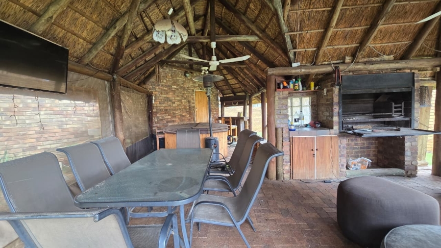 5 Bedroom Property for Sale in Wierda Park Gauteng