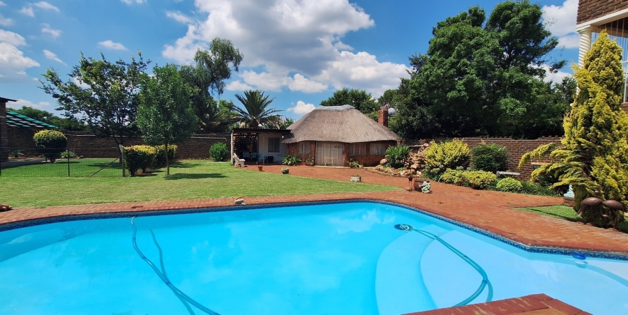 5 Bedroom Property for Sale in Rosashof Gauteng