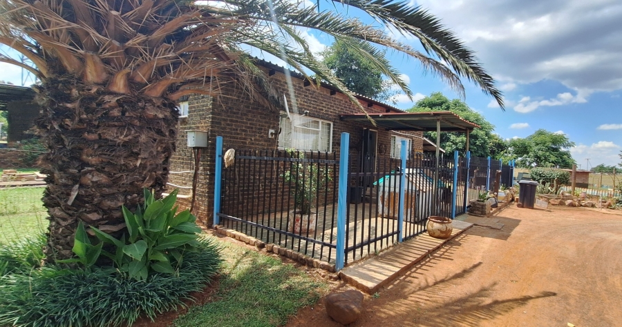 5 Bedroom Property for Sale in Rosashof Gauteng