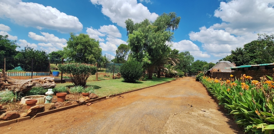 5 Bedroom Property for Sale in Rosashof Gauteng