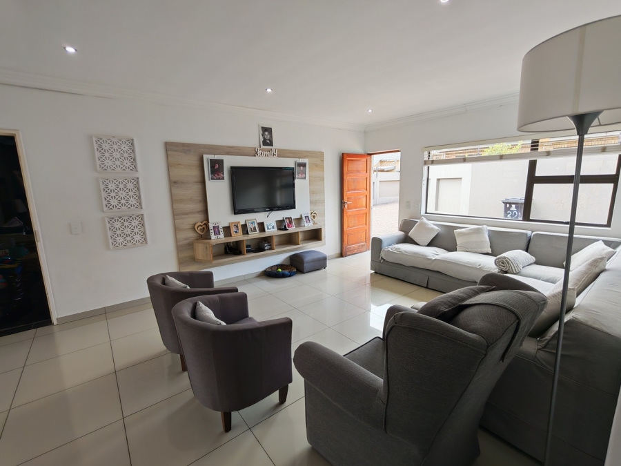 3 Bedroom Property for Sale in Raceview Gauteng