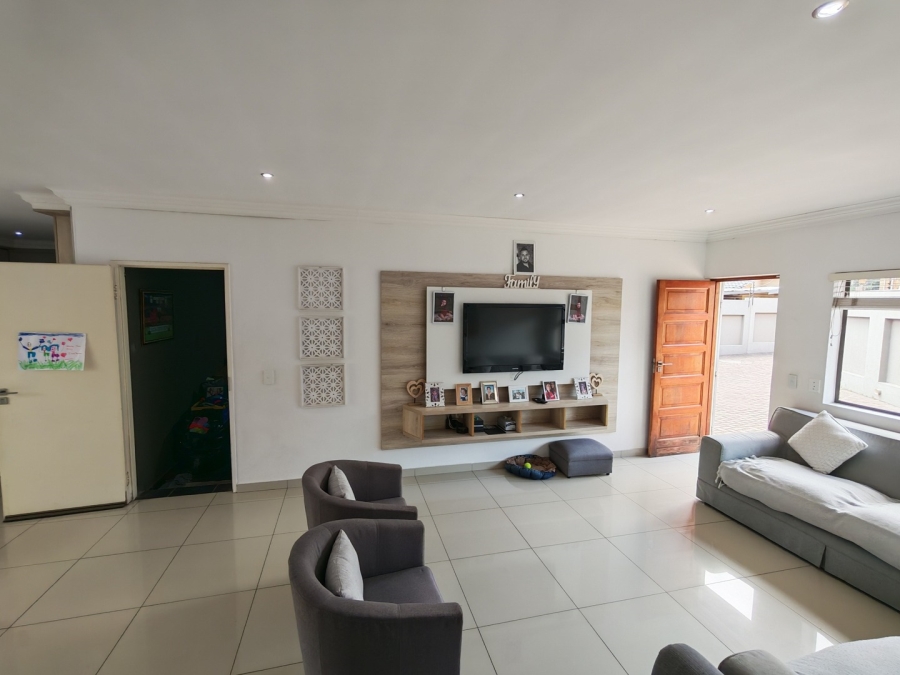 3 Bedroom Property for Sale in Raceview Gauteng