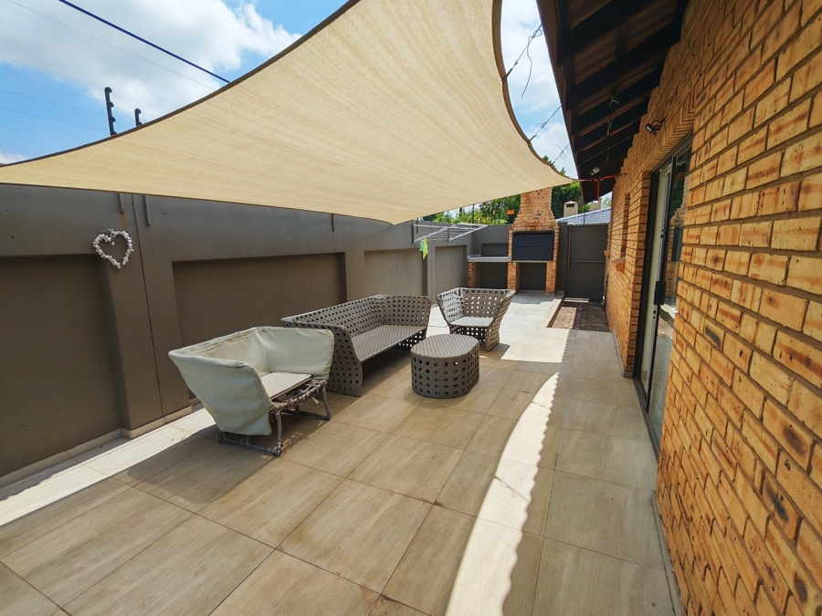 3 Bedroom Property for Sale in Raceview Gauteng