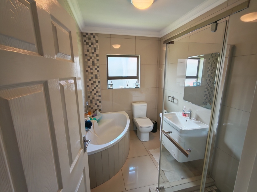 3 Bedroom Property for Sale in Raceview Gauteng