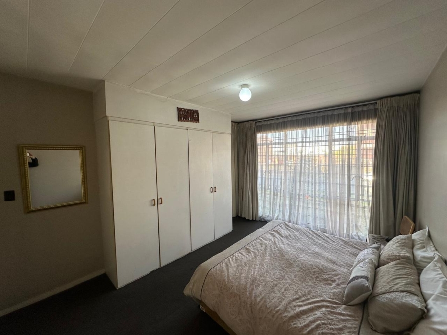 2 Bedroom Property for Sale in New Redruth Gauteng