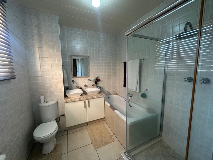 2 Bedroom Property for Sale in New Redruth Gauteng