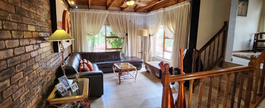 3 Bedroom Property for Sale in Mulbarton Gauteng