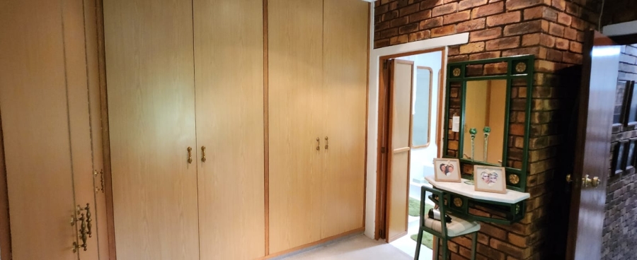 3 Bedroom Property for Sale in Mulbarton Gauteng