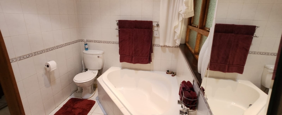 3 Bedroom Property for Sale in Mulbarton Gauteng