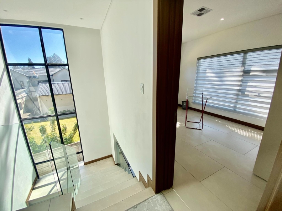 To Let 3 Bedroom Property for Rent in Sandown Gauteng