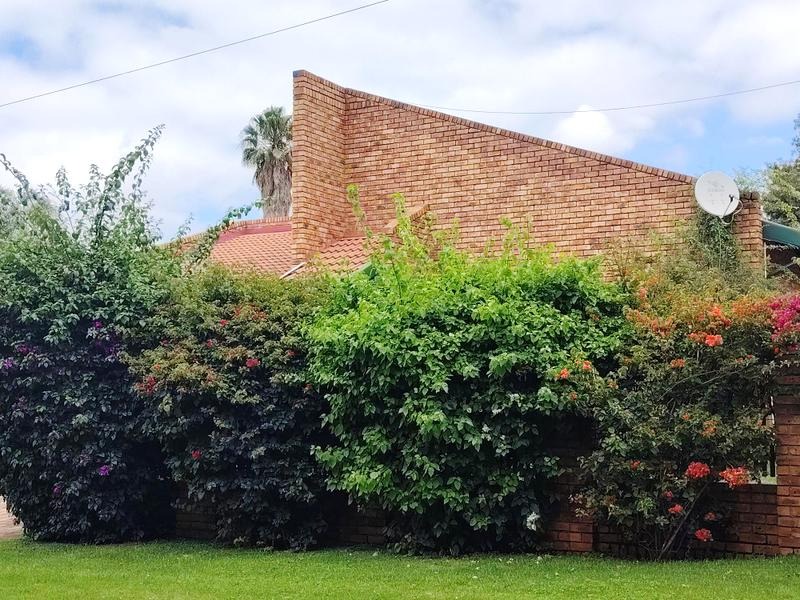 3 Bedroom Property for Sale in Glen Marais Gauteng