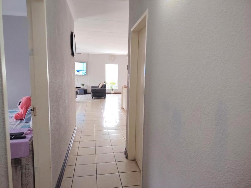 3 Bedroom Property for Sale in Glen Marais Gauteng