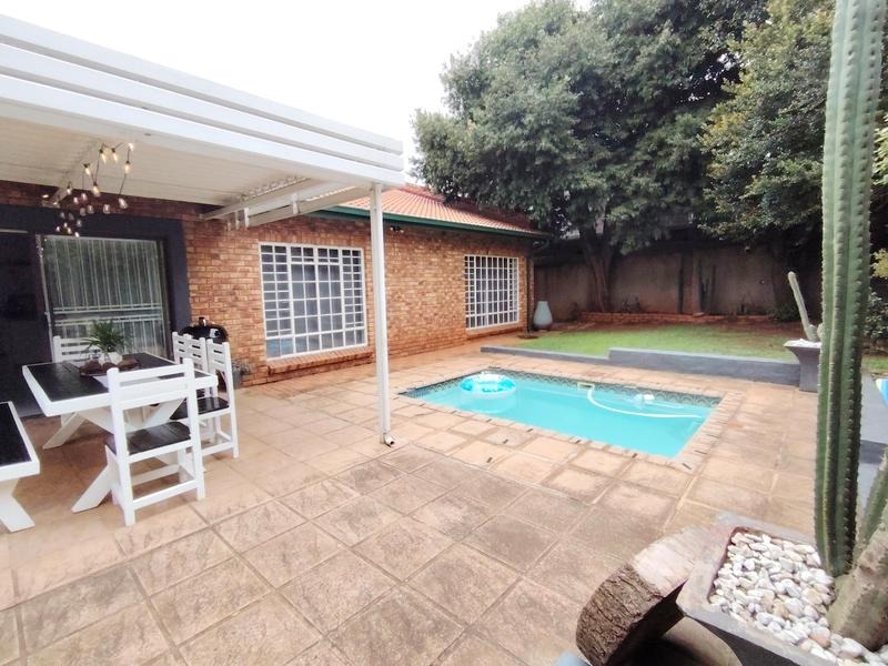 3 Bedroom Property for Sale in Glen Marais Gauteng