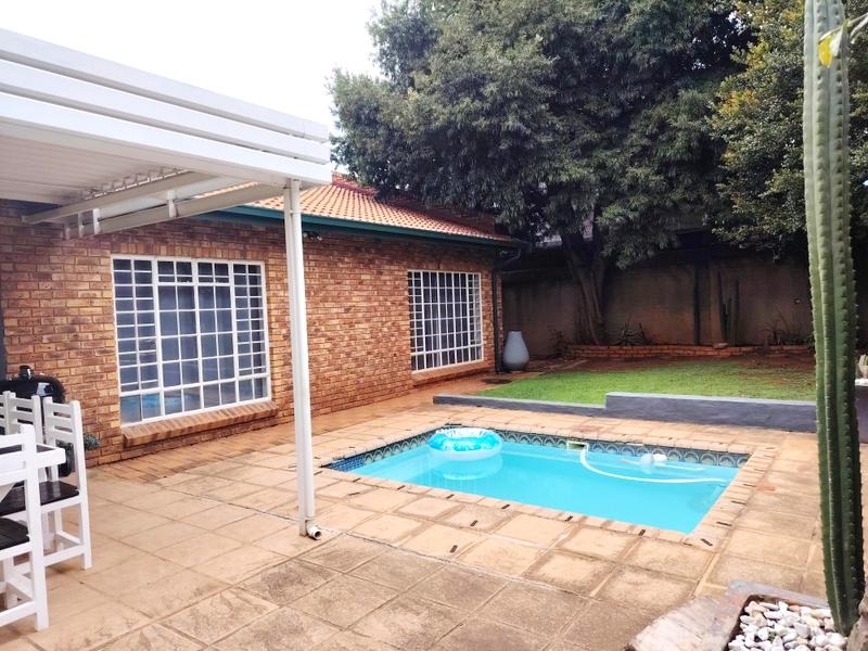 3 Bedroom Property for Sale in Glen Marais Gauteng