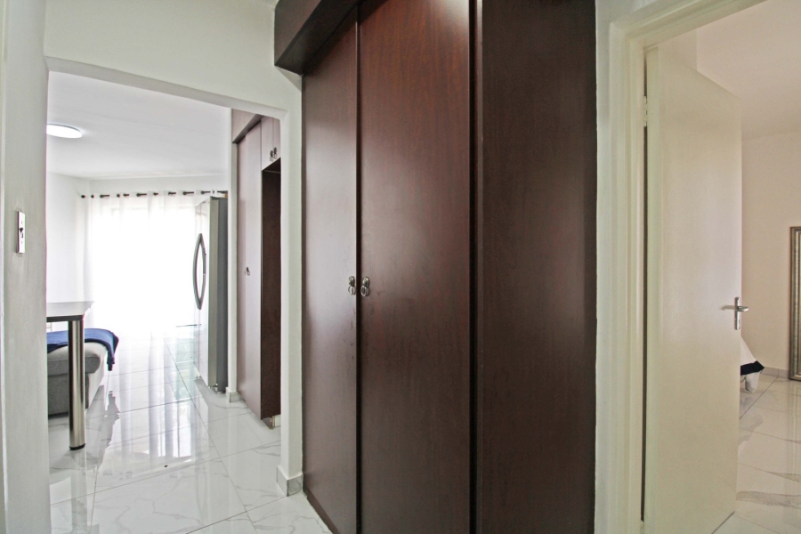 To Let 1 Bedroom Property for Rent in Bryanston Gauteng