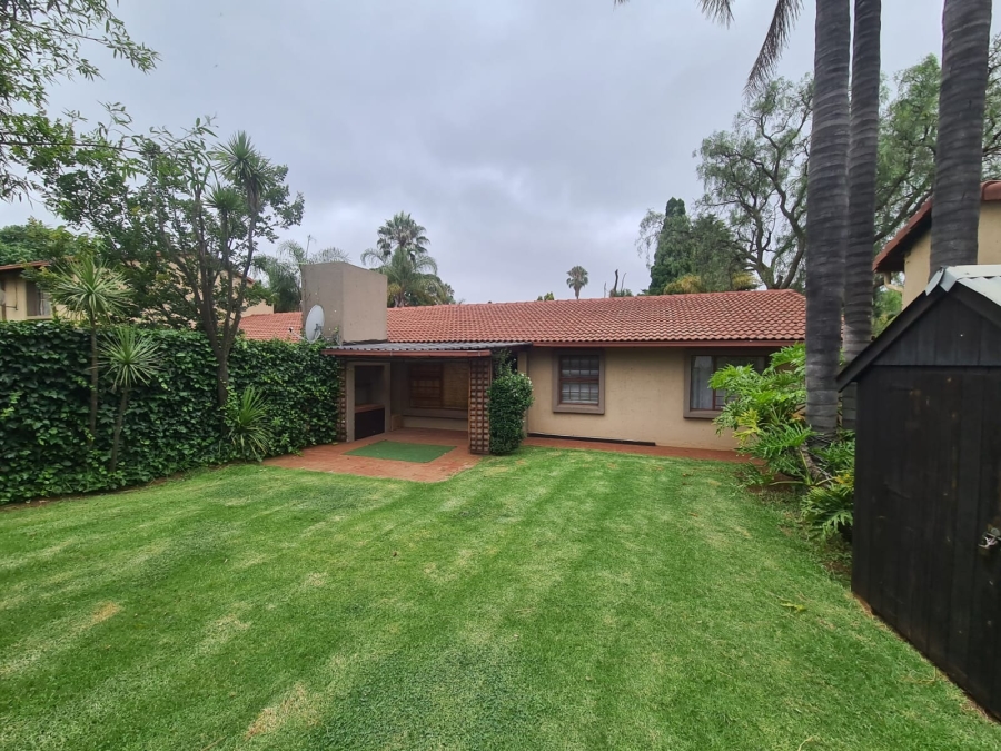 To Let 3 Bedroom Property for Rent in Lakefield Gauteng