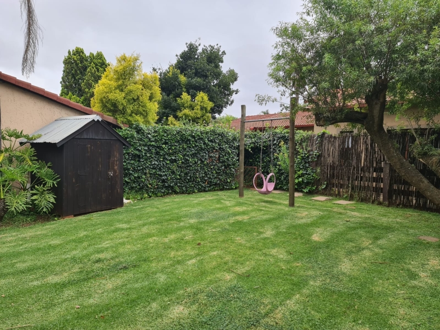 To Let 3 Bedroom Property for Rent in Lakefield Gauteng