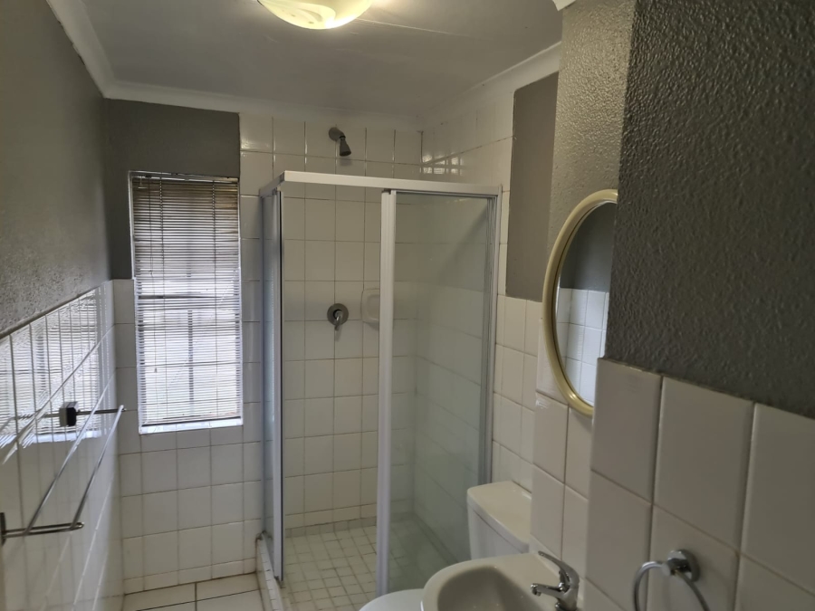 To Let 3 Bedroom Property for Rent in Lakefield Gauteng