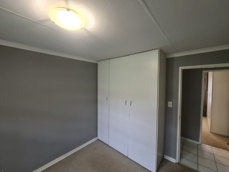 To Let 3 Bedroom Property for Rent in Lakefield Gauteng