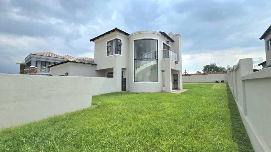 4 Bedroom Property for Sale in Blue Valley Golf Estate Gauteng