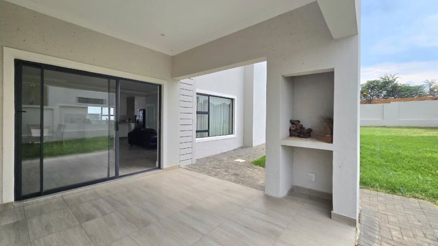 4 Bedroom Property for Sale in Blue Valley Golf Estate Gauteng