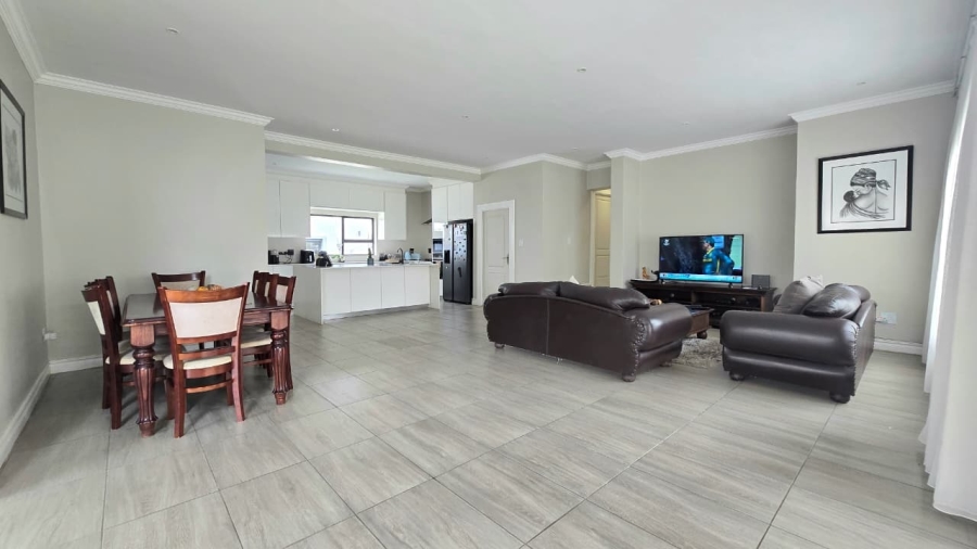 4 Bedroom Property for Sale in Blue Valley Golf Estate Gauteng